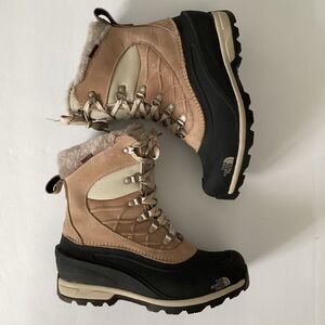 The North Face Woman’s Snow Boots Size 8
